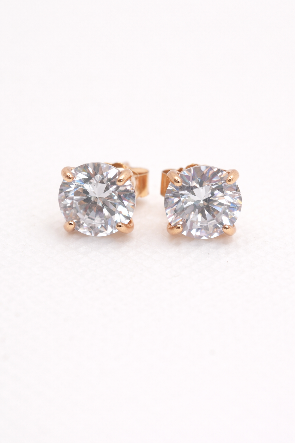Chelsea Solitaire Stud Earrings 6.5mm — 18k Gold - Rubielle London