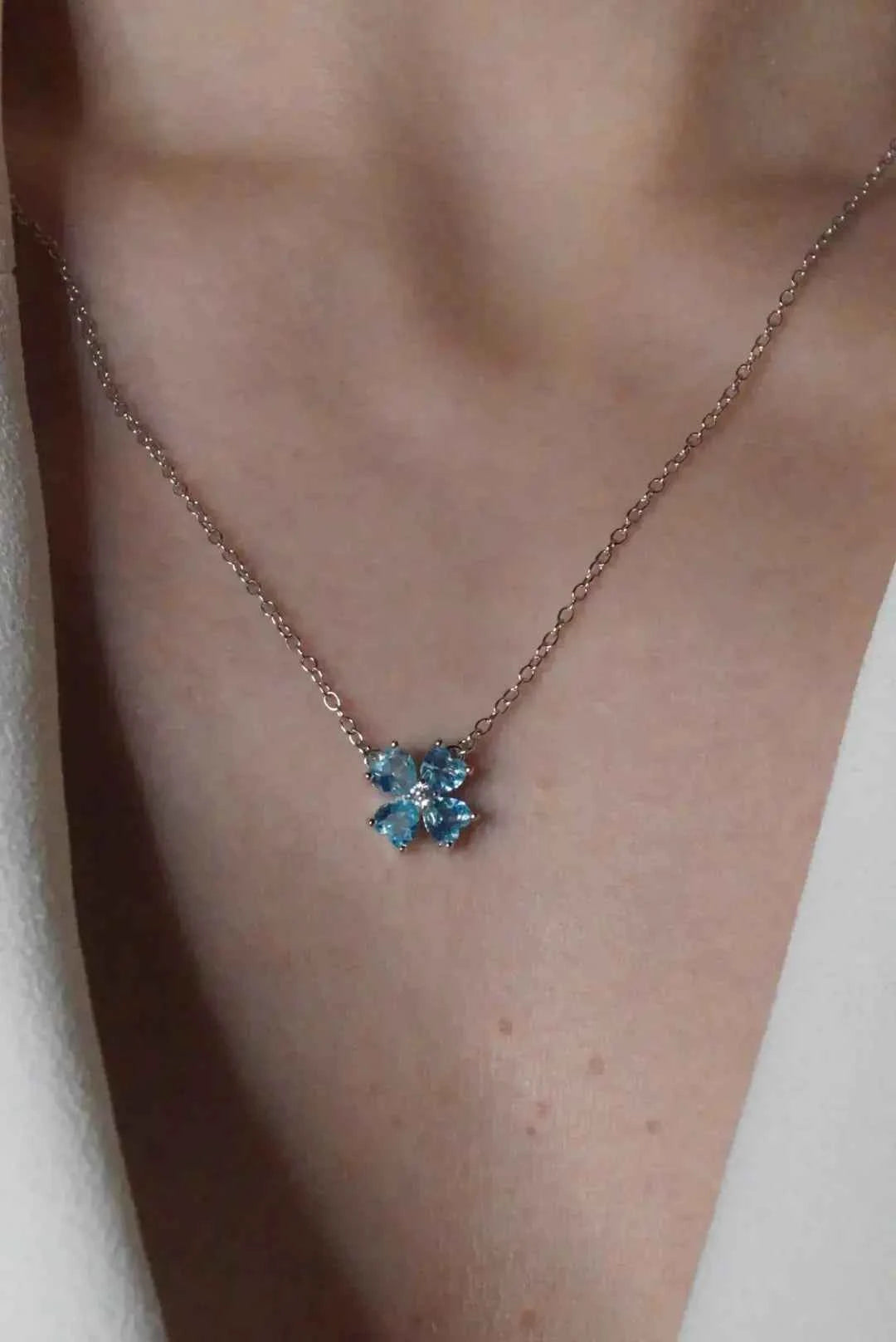 Alboni Clover Aquamarine Necklace